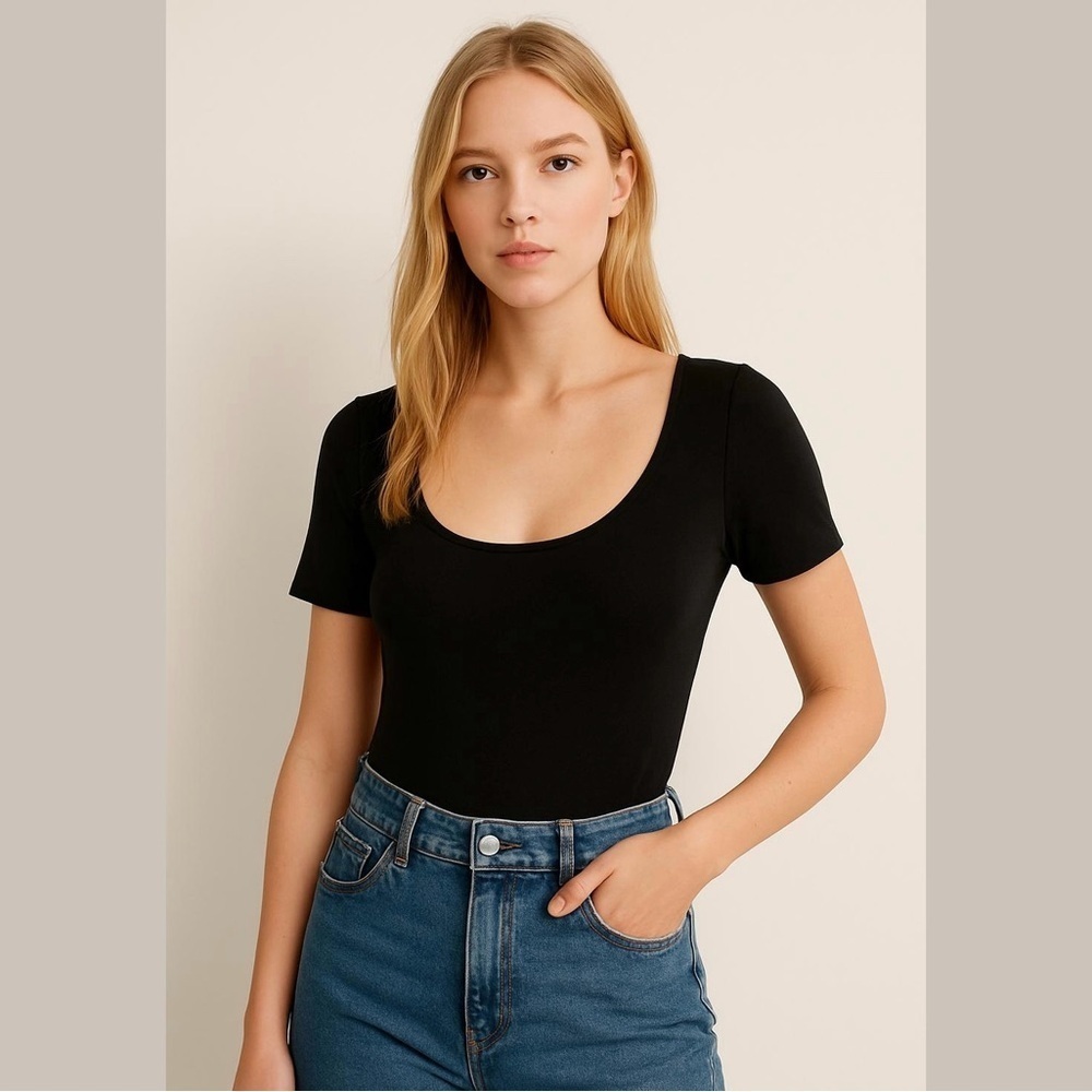 New H&M women's black short sleeves bodysuit body scoop neck snap closure size S